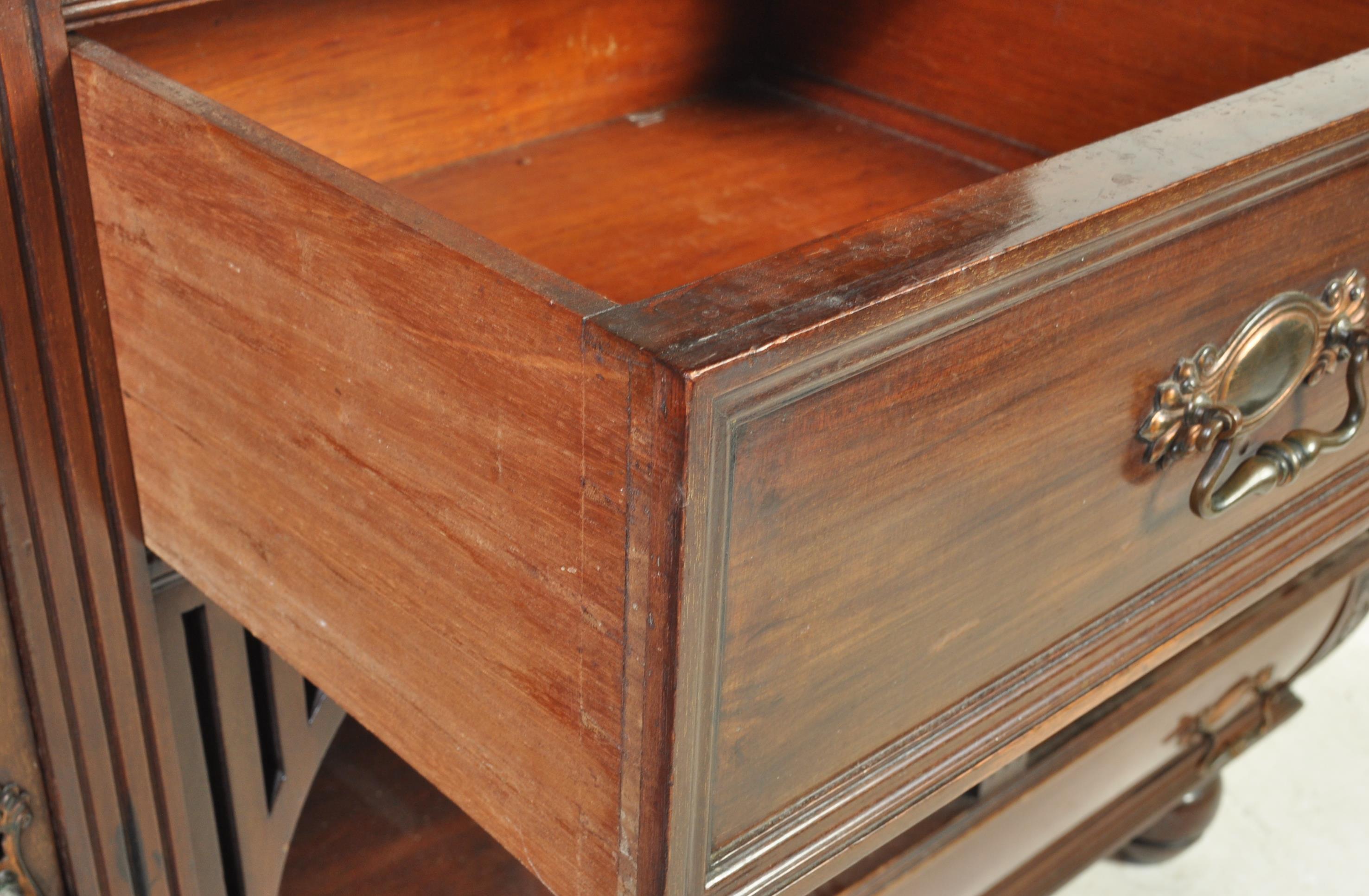 ARTS & CRAFTS MAHOGANY MIRROR BACK DRESSER / SIDEBOARD - Image 5 of 7