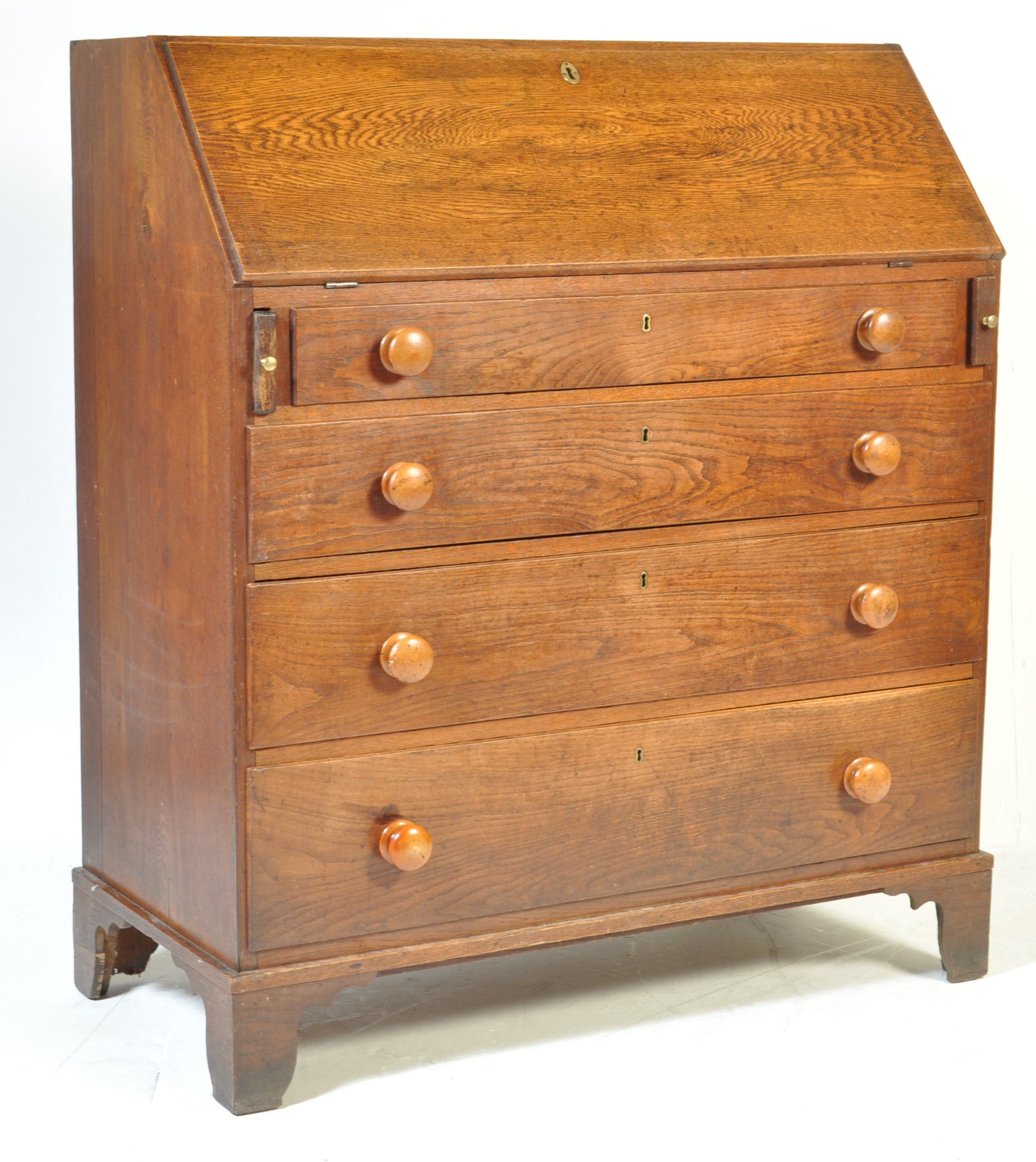 EARLY 19TH CENTURY GEORGIAN OAK BUREAU