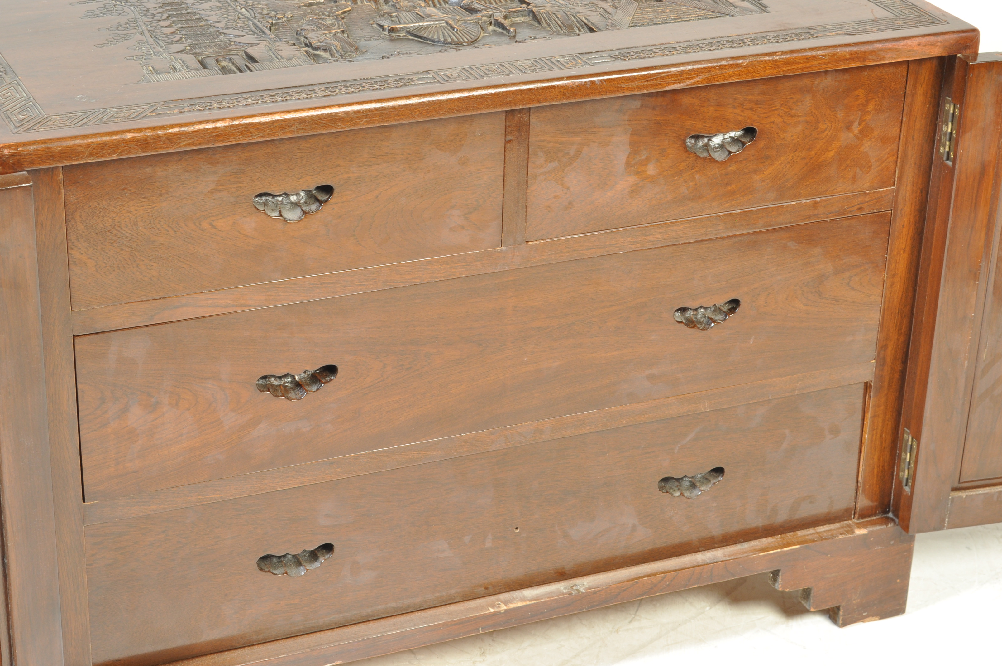 VINTAGE MID 20TH CENTURY CHINESE HARDWOOD CHEST - Image 6 of 11