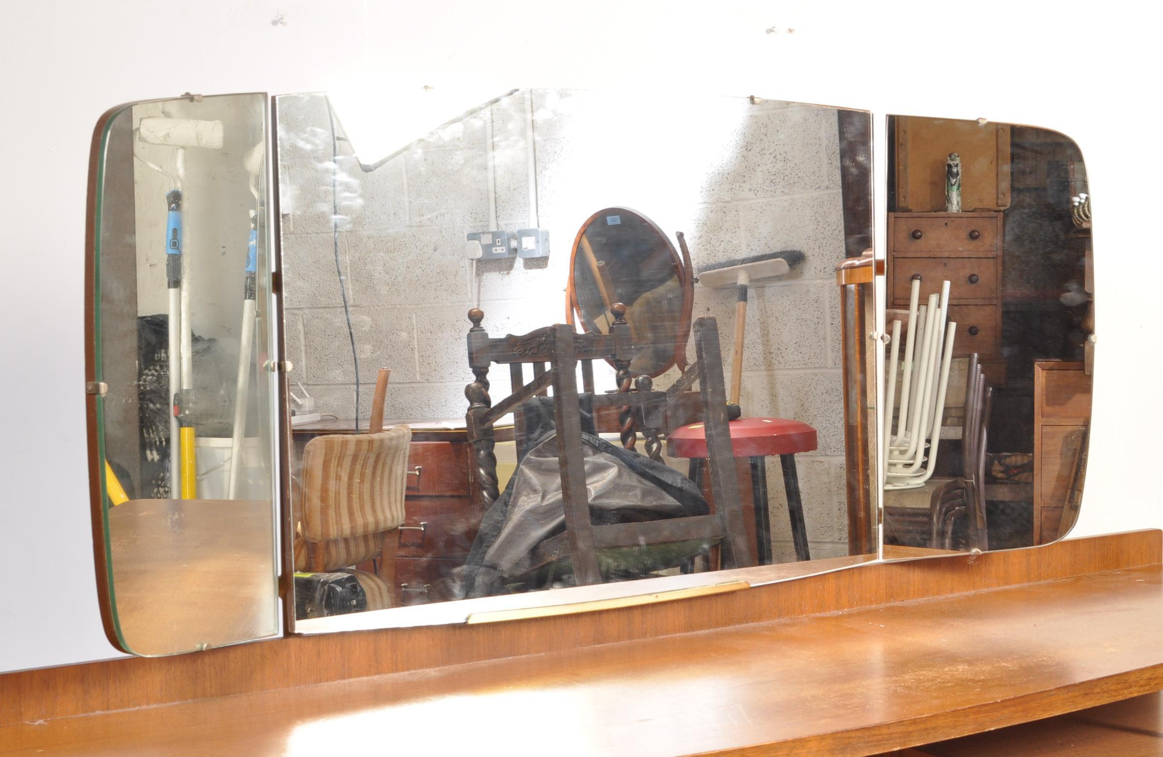 MID 20TH CENTURY TEAK WOOD DRESSING TABLE - Image 4 of 8