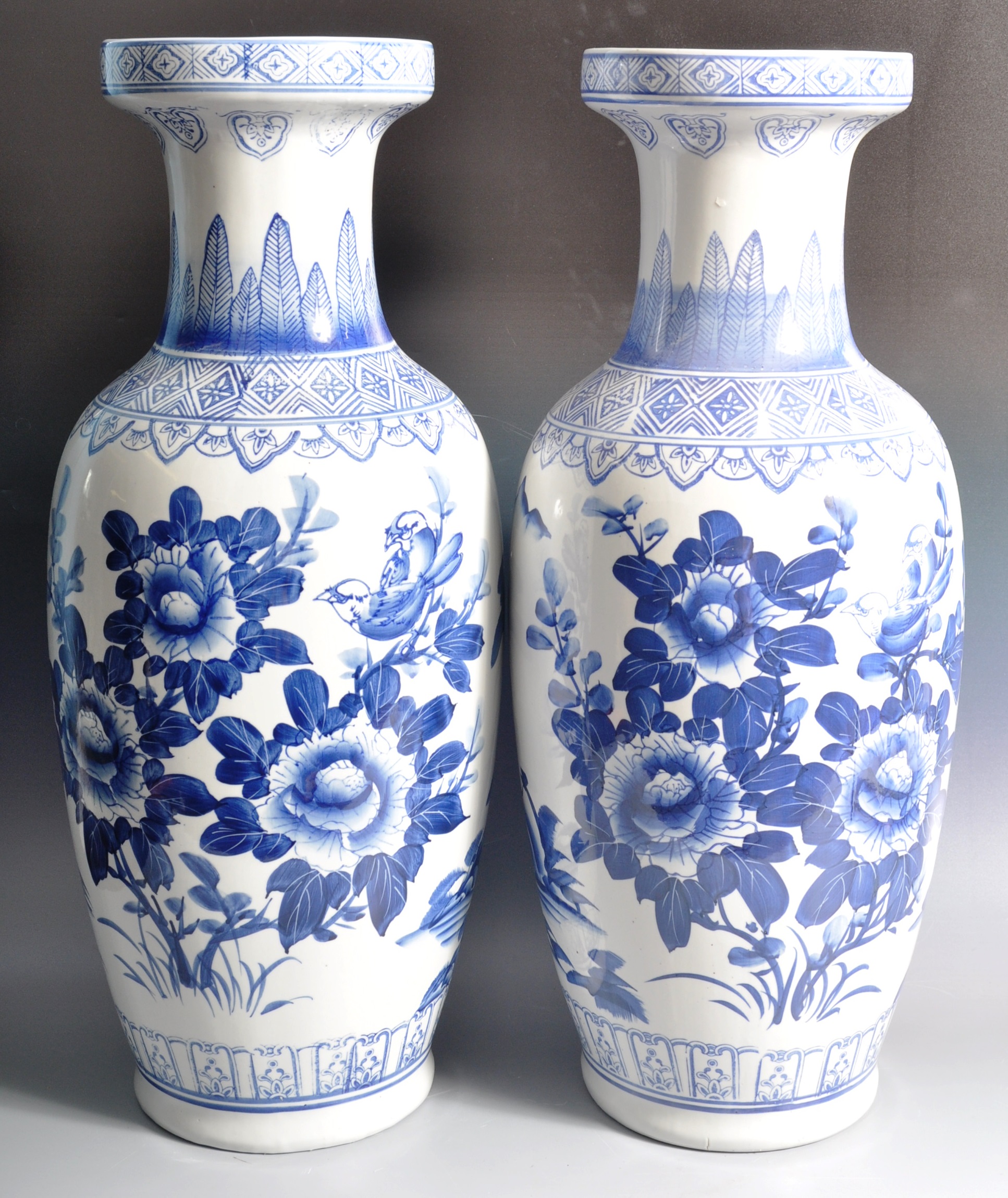 PAIR OF 20TH CENTURY DECORATIVE CHINESE VASES - Image 9 of 10