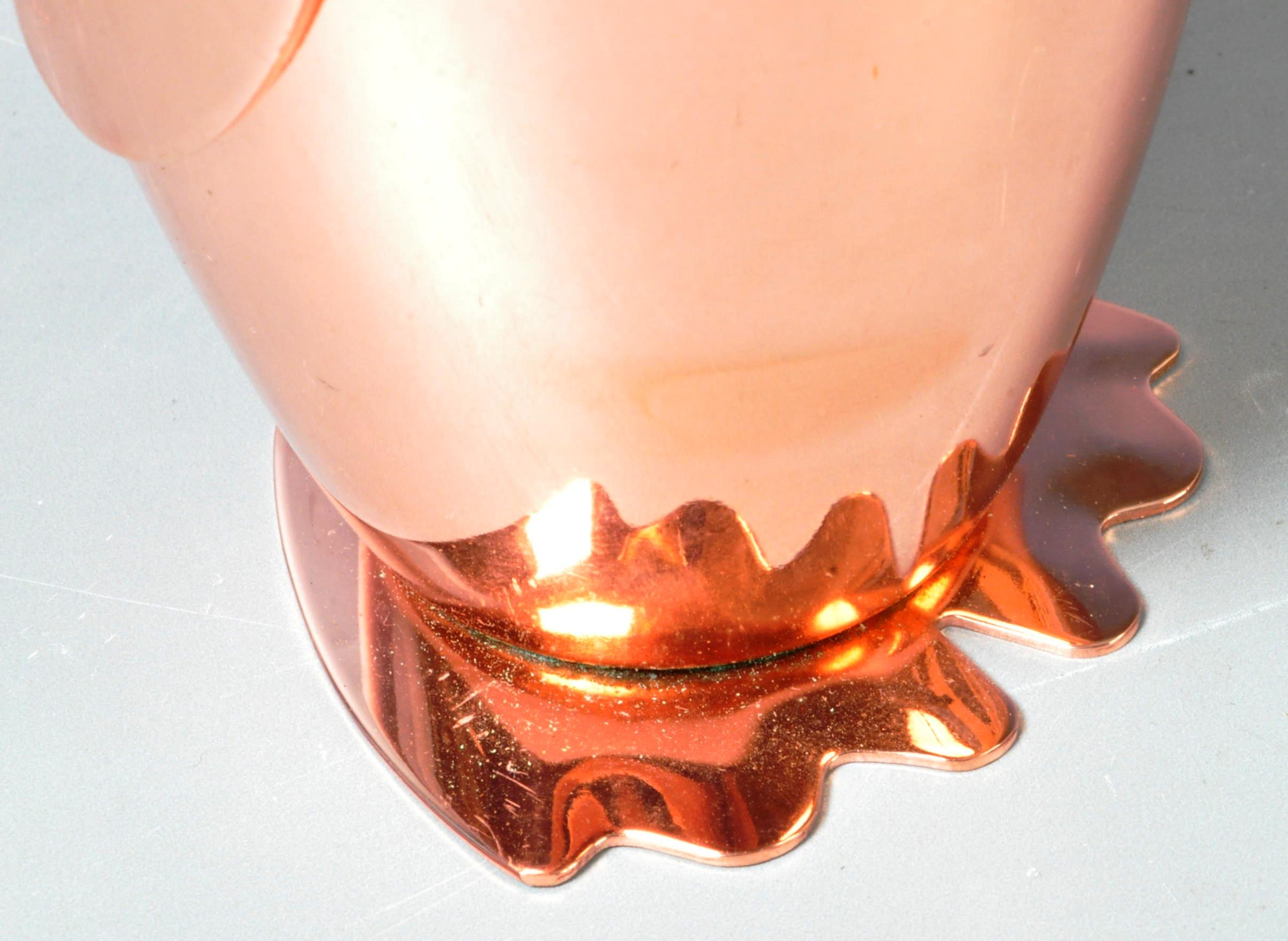 CONTEMPORARY COPPER EFFECT COCKTAIL SHAKER IN THE FORM OF A PENGUIN - Image 3 of 6