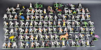 LARGE COLLECTION OF BRITAINS DEETAIL KNIGHTS AND SOLDIERS