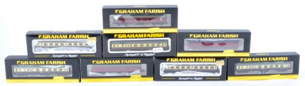 COLLECTION OF GRAHAM FARISH N GAUGE MODEL RAILWAY CARRIAGES