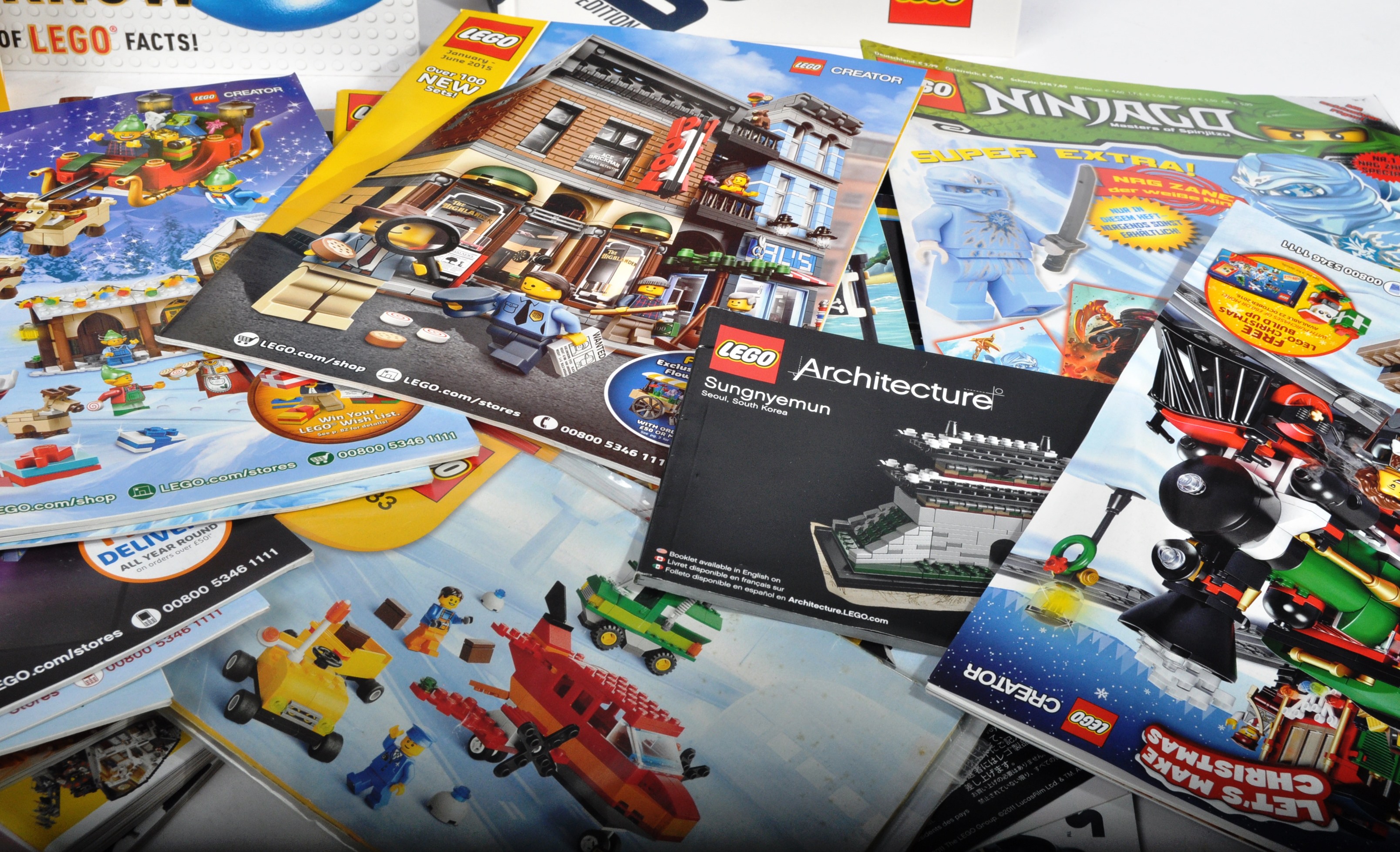 LARGE QUANITY OF LEGO INSTRUCTION MANUALS, BOOKS & MAGAZINES - Image 3 of 9