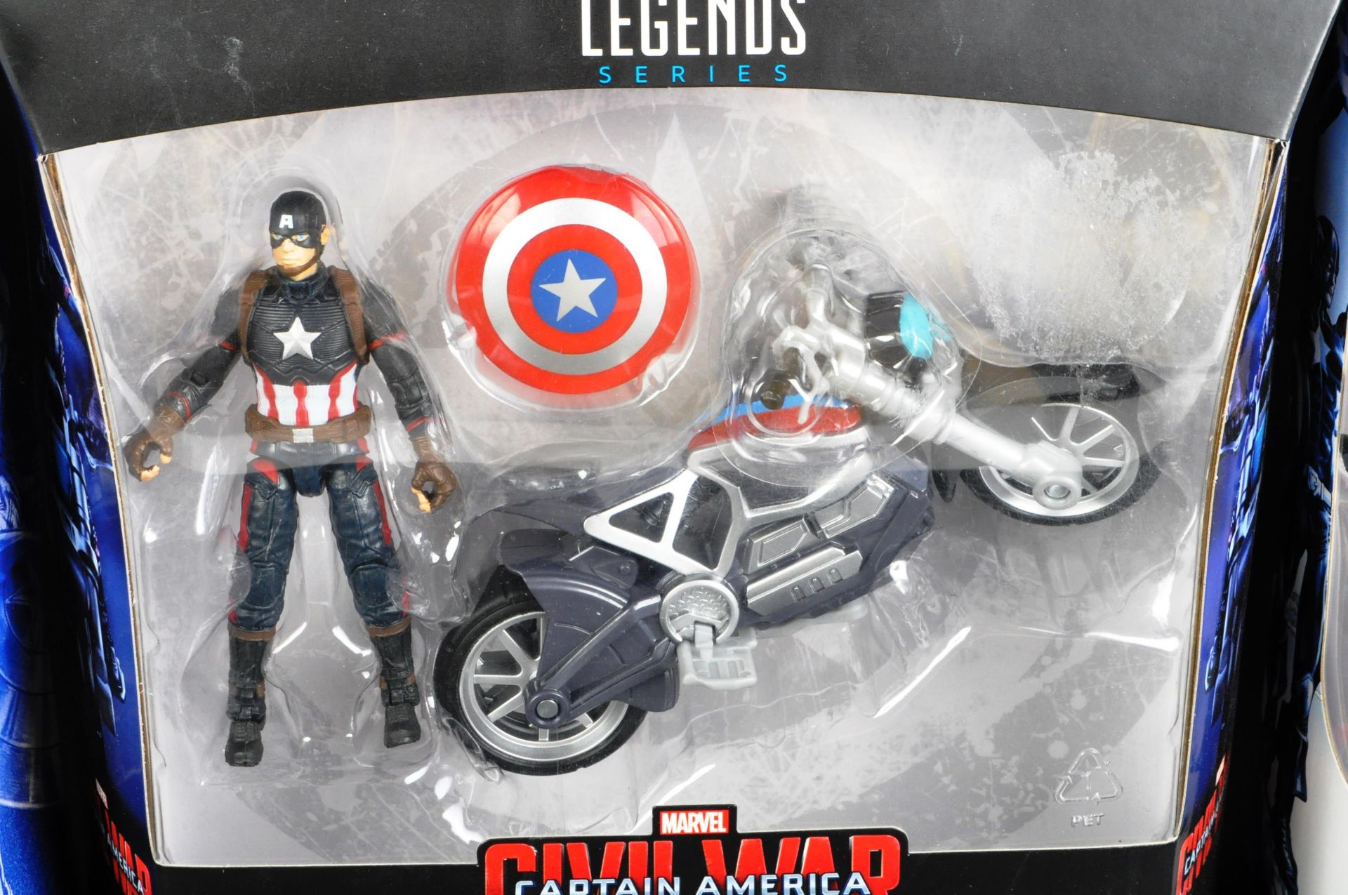 COLLECTION OF ASSORTED HASBRO CAPTAIN AMERICA ACTION FIGURES - Image 5 of 5