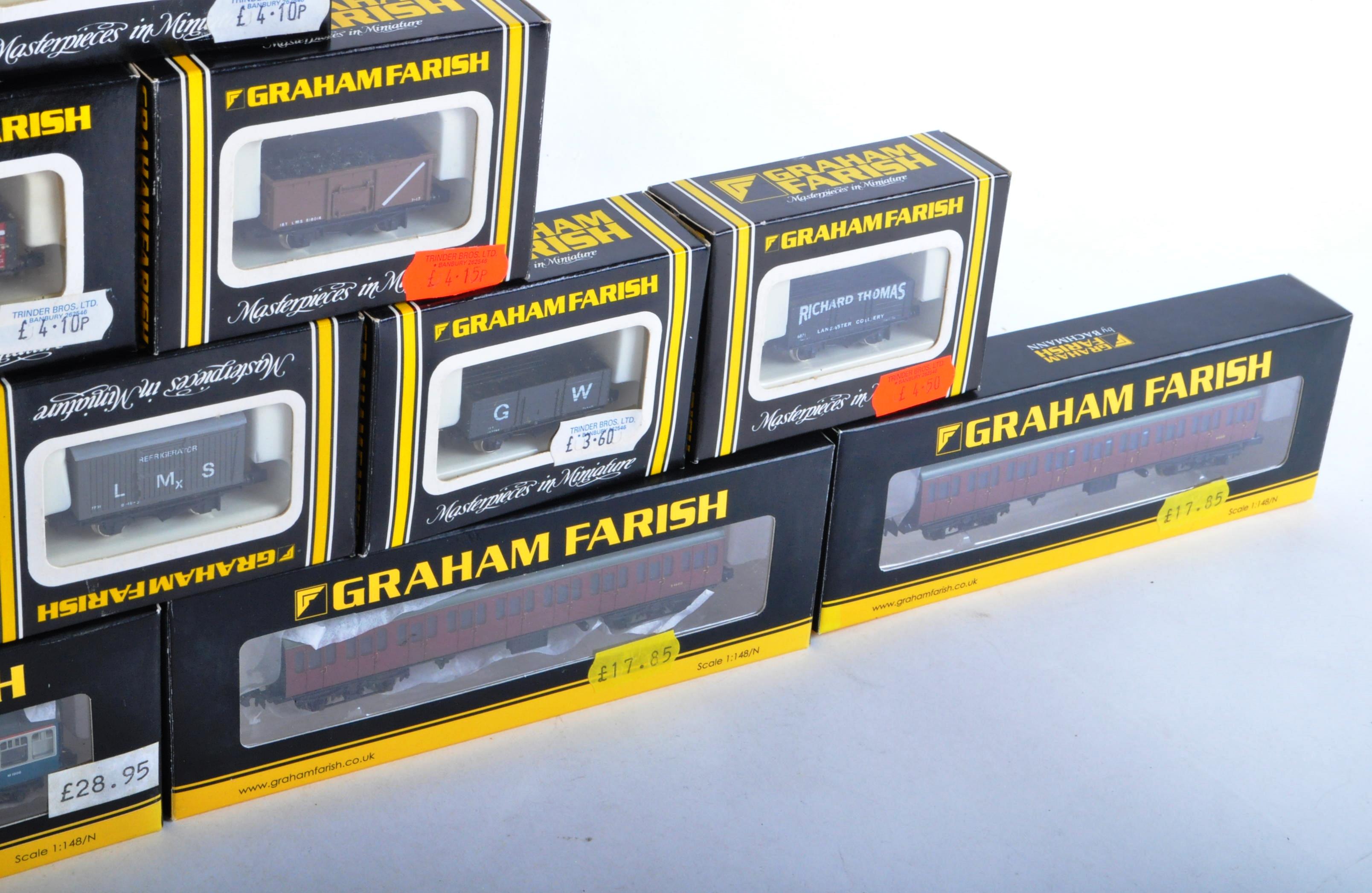 COLLECTION OF GRAHAM FARISH N GAUGE MODEL RAILWAY ROLLING STOCK - Image 3 of 5