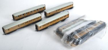 RAKE OF X7 HORNBY 00 GAUGE GRESLEY TEAK COACHES