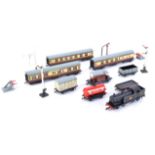 COLLECTION OF HORNBY DUBLO GAUGE MODEL RAILWAY ITEMS