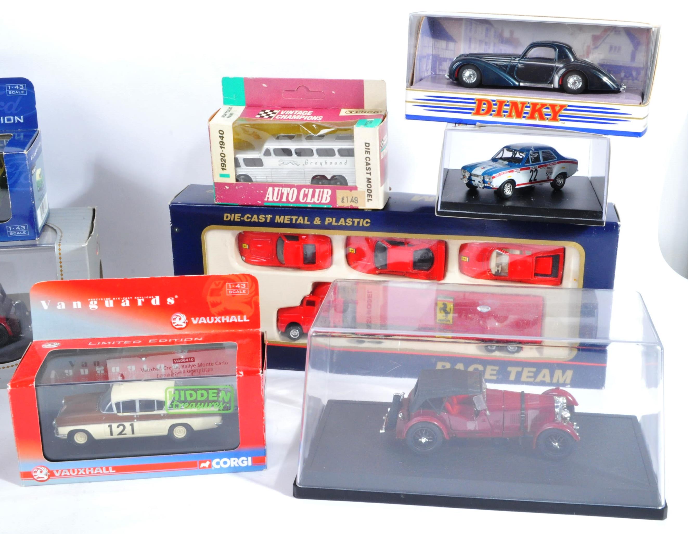 LARGE COLLECTION OF ASSORTED DIECAST MODEL CARS - Image 3 of 6