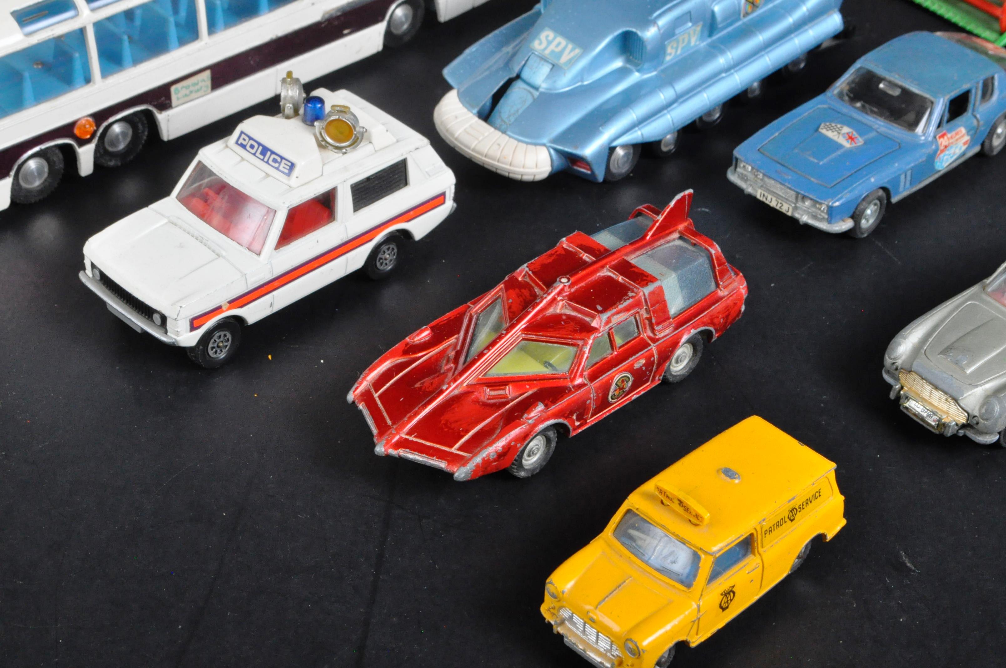 COLLECTION OF ASSORTED VINTAGE DINKY AND CORGI TOYS DIECAST - Bild 5 aus 8