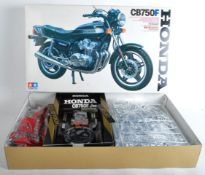 VINTAGE TAMIYA 1/6 SCALE HONDA MOTORCYCLE PLASTIC MODEL KIT