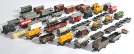 COLLECTION OF ASSORTED HORNBY 00 GAUGE TINPLATE WAGONS