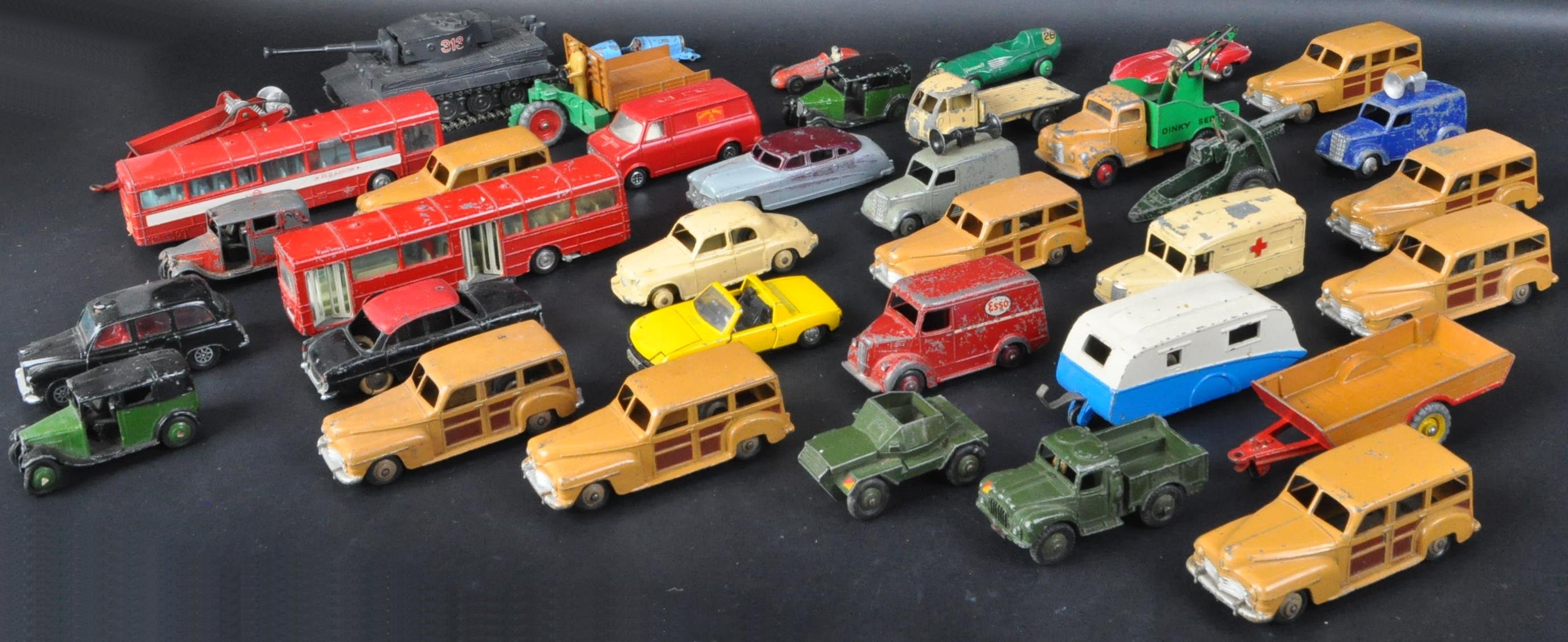 LARGE COLLECTION OF VINTAGE DIECAST MODEL CARS