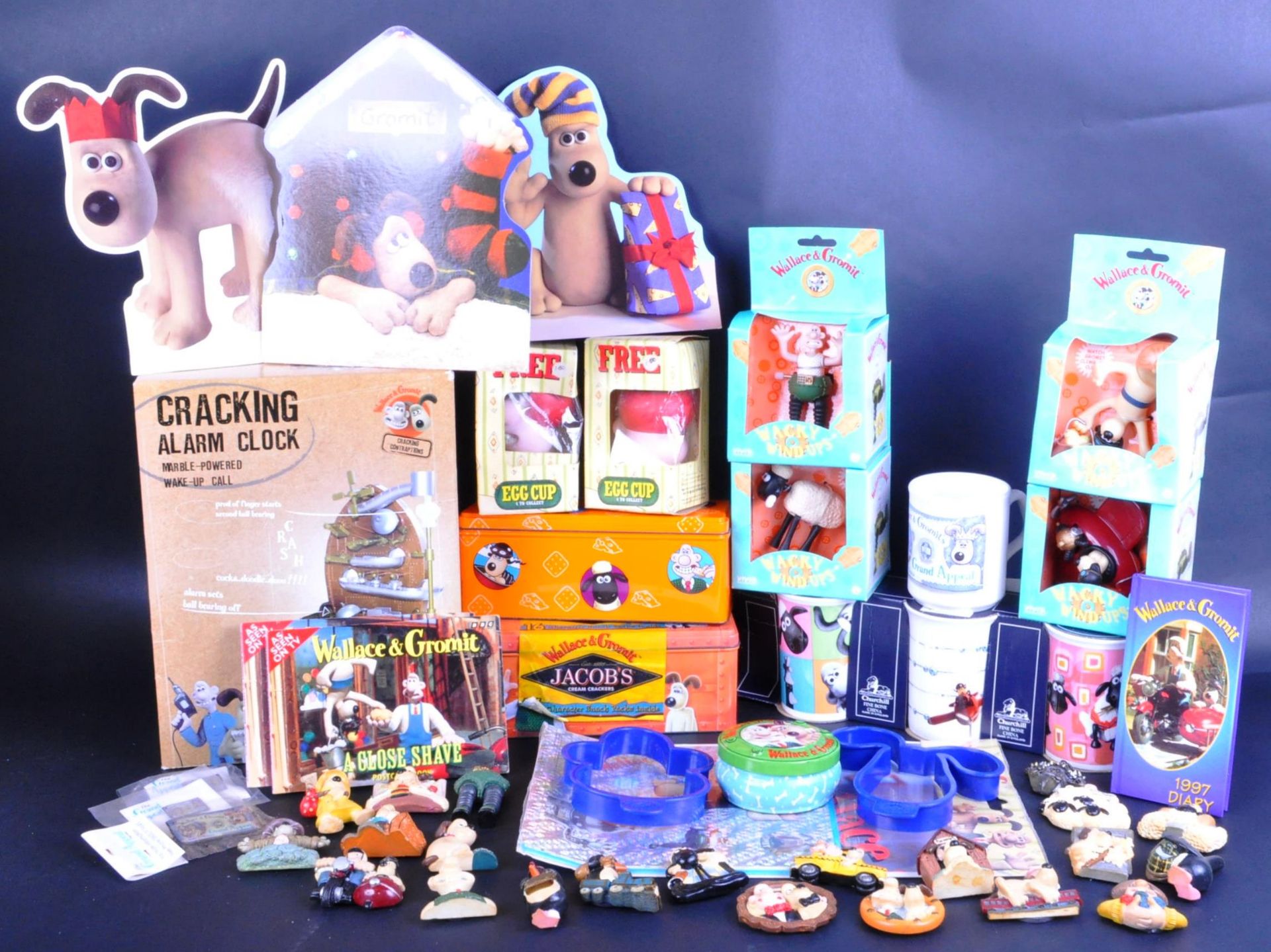 WALLACE & GROMIT - AARDMAN ANIMATIONS - COLLECTION OF MEMORABILIA