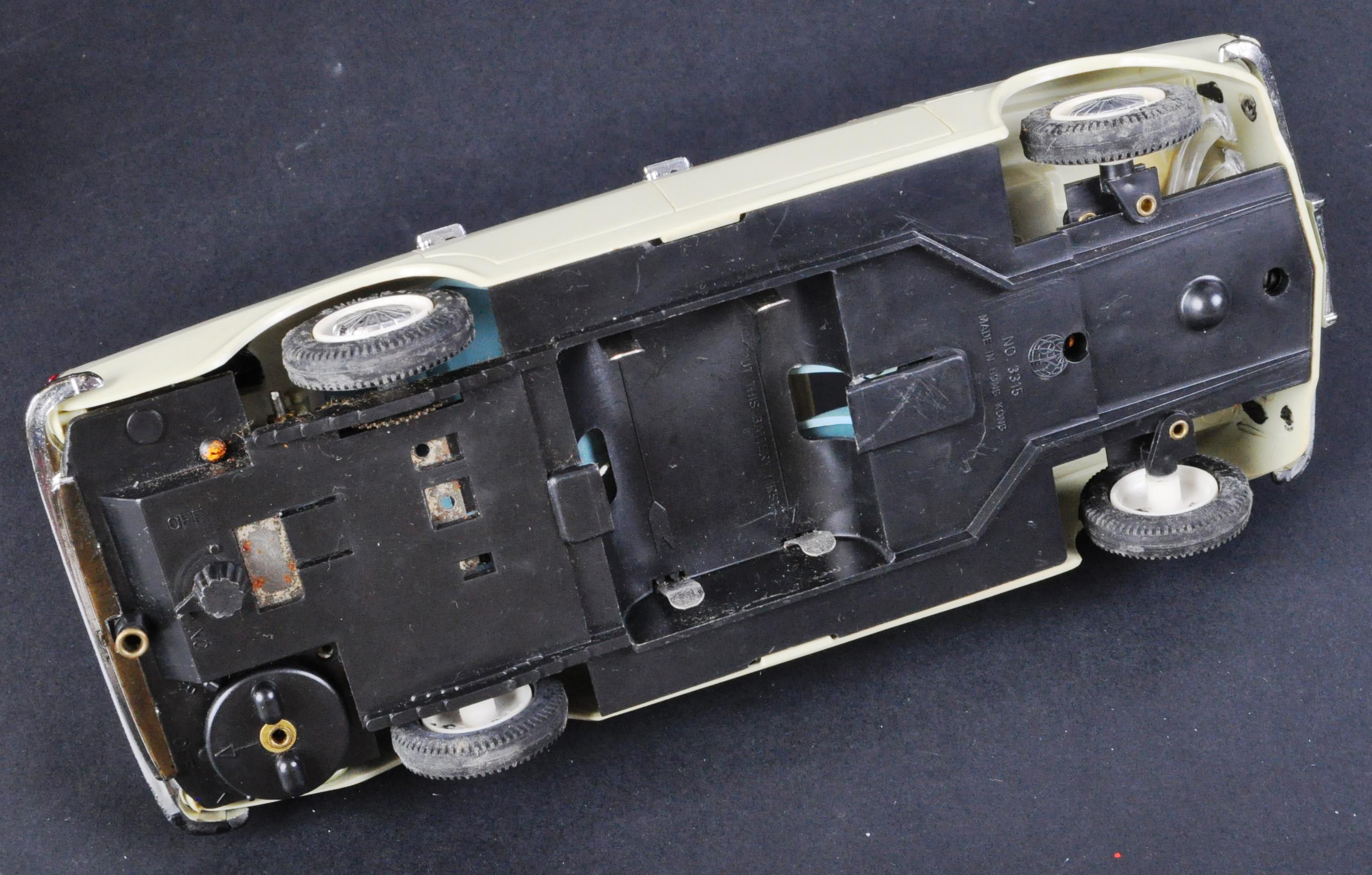 MADE IN HONG KONG ' OKAY TOYS ' BATTERY OPERATED ROVER 2000 CAR - Image 4 of 5