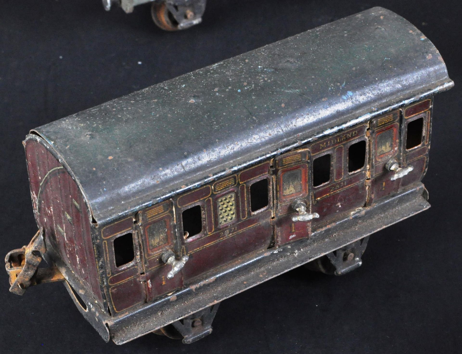 MARKLIN / A. W. GANAGE LTD - COLLECTION OF 0 GAUGE TINPLATE ROLLING STOCK - Image 4 of 6