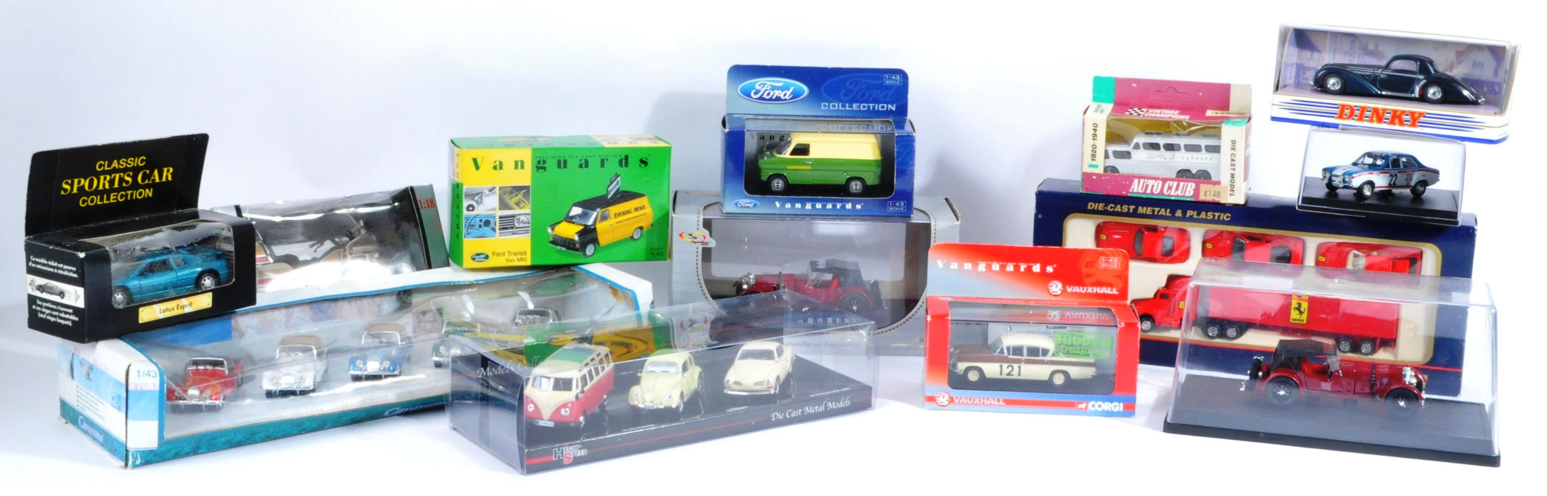 LARGE COLLECTION OF ASSORTED DIECAST MODEL CARS