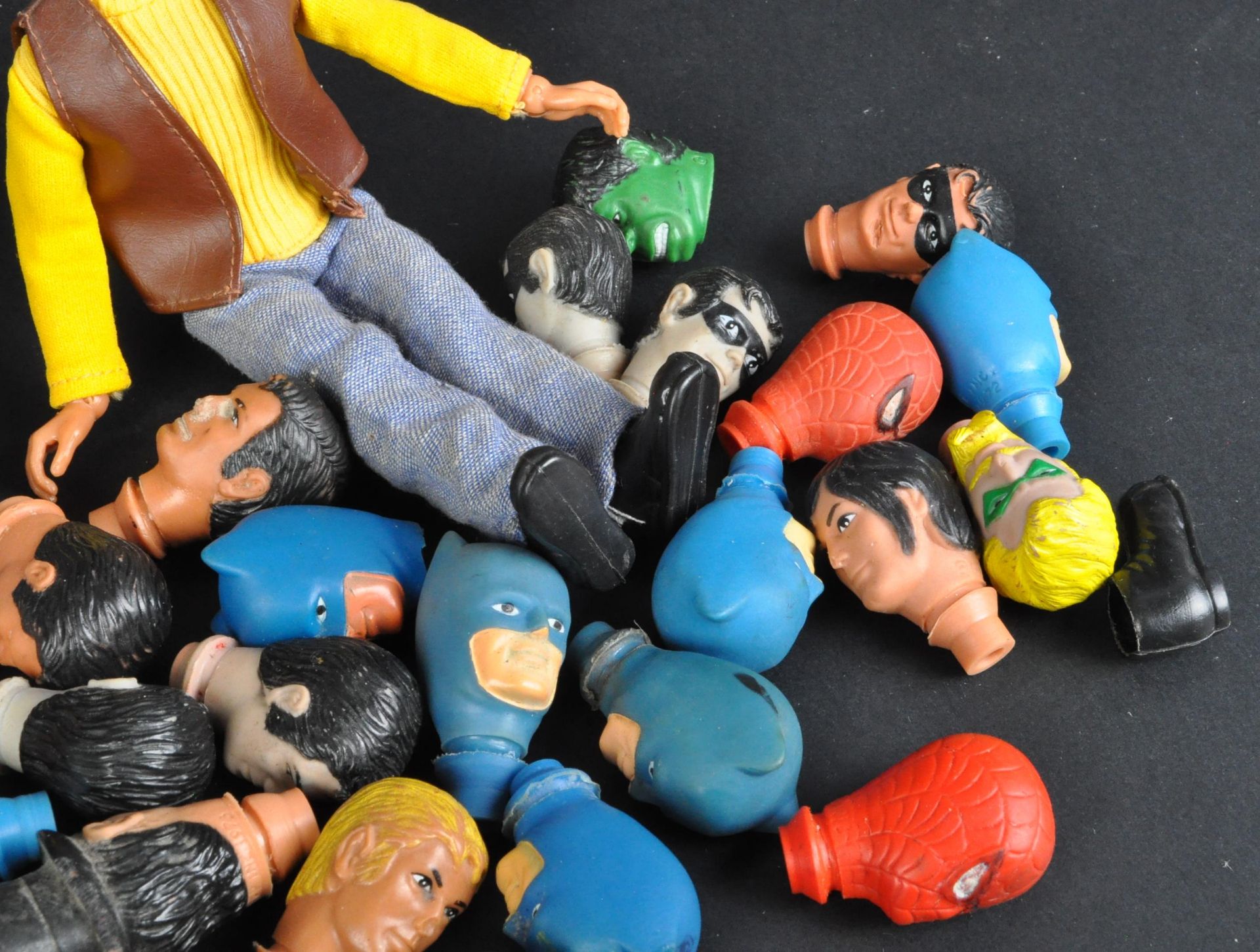 MEGO - LARGE COLLECTION OF VINTAGE 1960S / 70S ACTION FIGURE HEADS - Image 3 of 4