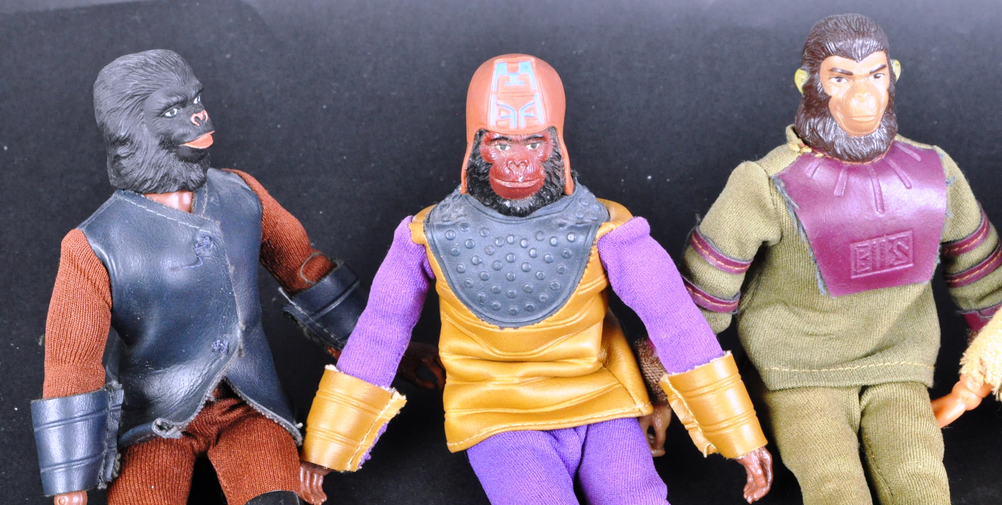 PLANET OF THE APES - COLLECTION OF VINTAGE MEGO ACTION FIGURES - Image 2 of 5