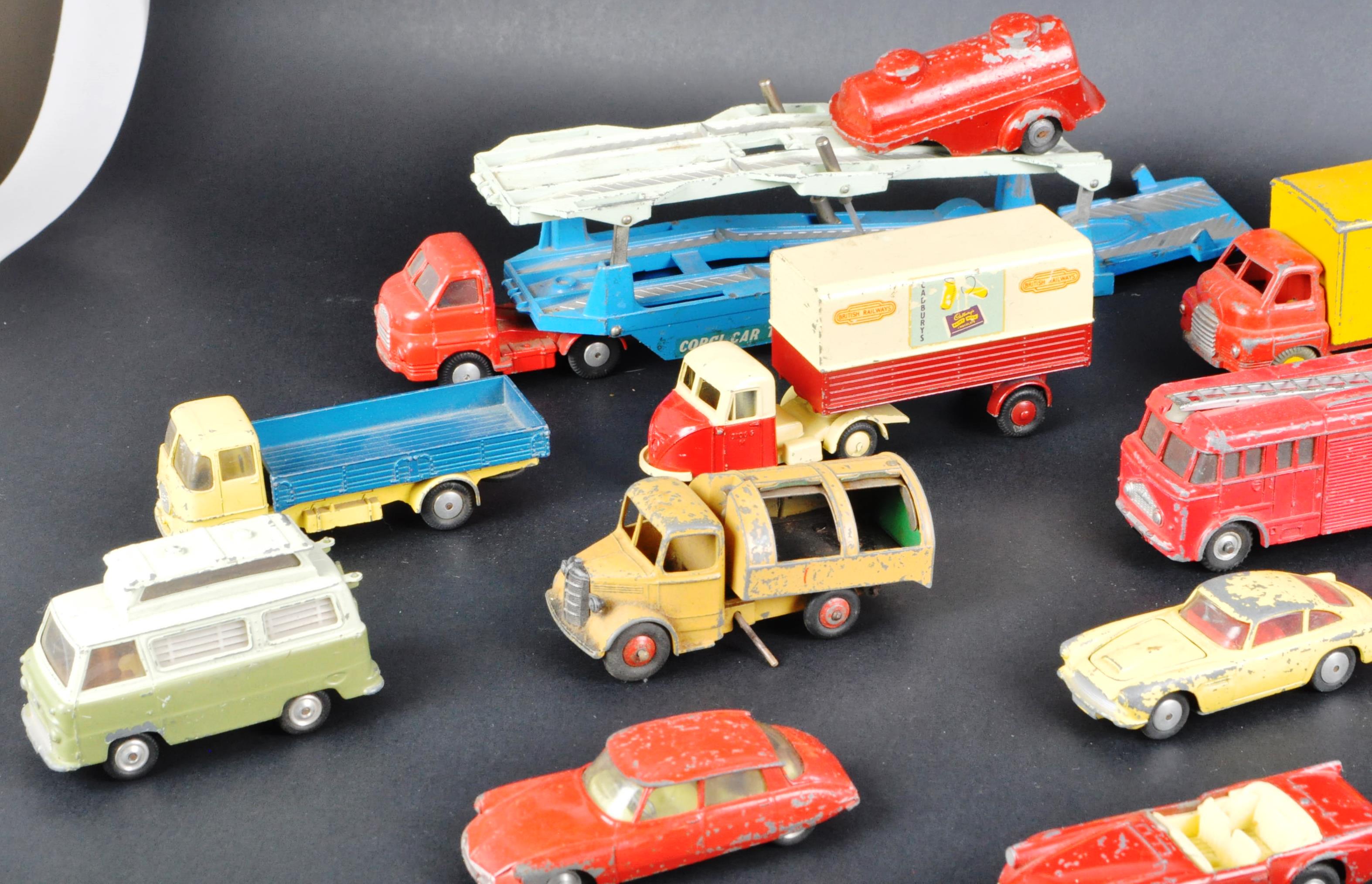 DINKY & CORGI - COLLECTION OF ASSORTED DIECAST MODELS - Bild 2 aus 4