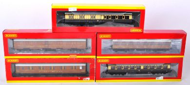 COLLECTION OF X5 HORNBY 00 GAUGE MODEL RAILWAY CARRIAGES