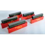 COLLECTION OF VINTAGE TRIANG 00 GAUGE MODEL RAILWAY CARRIAGES