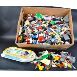 LARGE COLLECTION OF ASSORTED LOOSE LEGO BRICKS