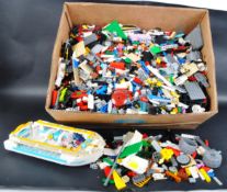 LARGE COLLECTION OF ASSORTED LOOSE LEGO BRICKS