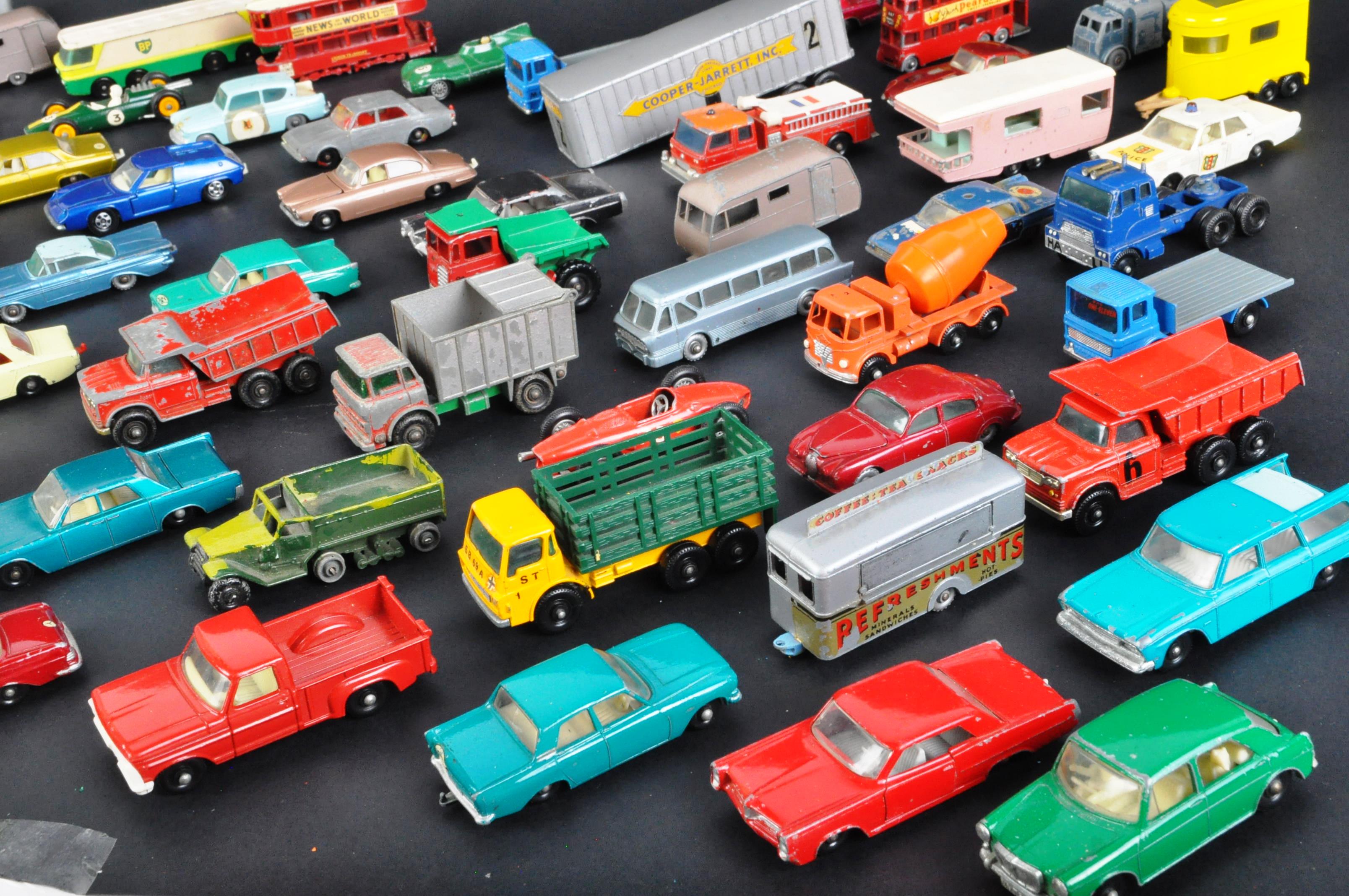 LARGE COLLECTION OF VINTAGE LESNEY DIECAST MODEL CARS - Bild 6 aus 6