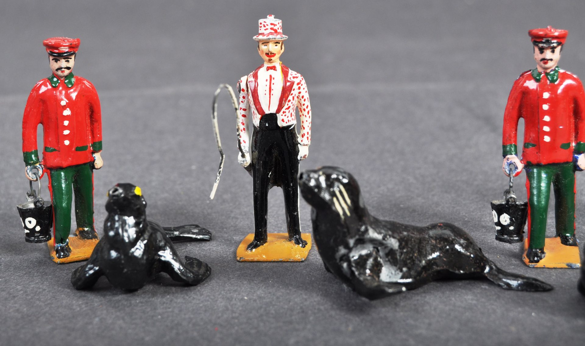 COLLECTION OF BRITAINS LEAD CIRCUS / ZOO FIGURES - Image 3 of 7