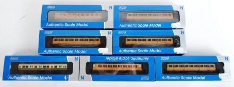 COLLECTION OF X7 DAPOL N GAUGE MODEL RAILWAY CARRIAGES