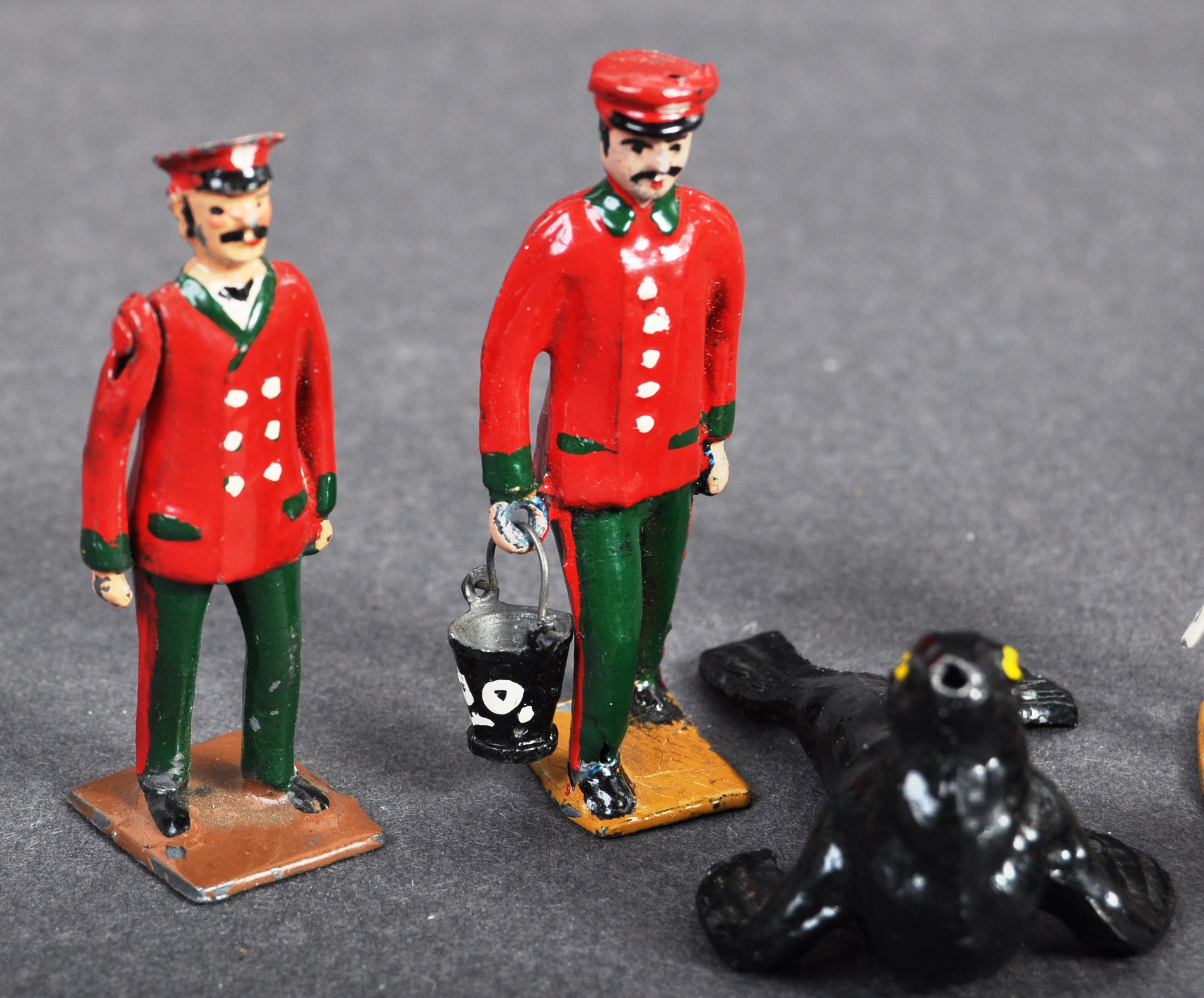 COLLECTION OF BRITAINS LEAD CIRCUS / ZOO FIGURES - Image 2 of 7