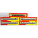 COLLECTION OF X5 HORNBY 00 GAUGE MODEL RAILWAY CARRIAGES