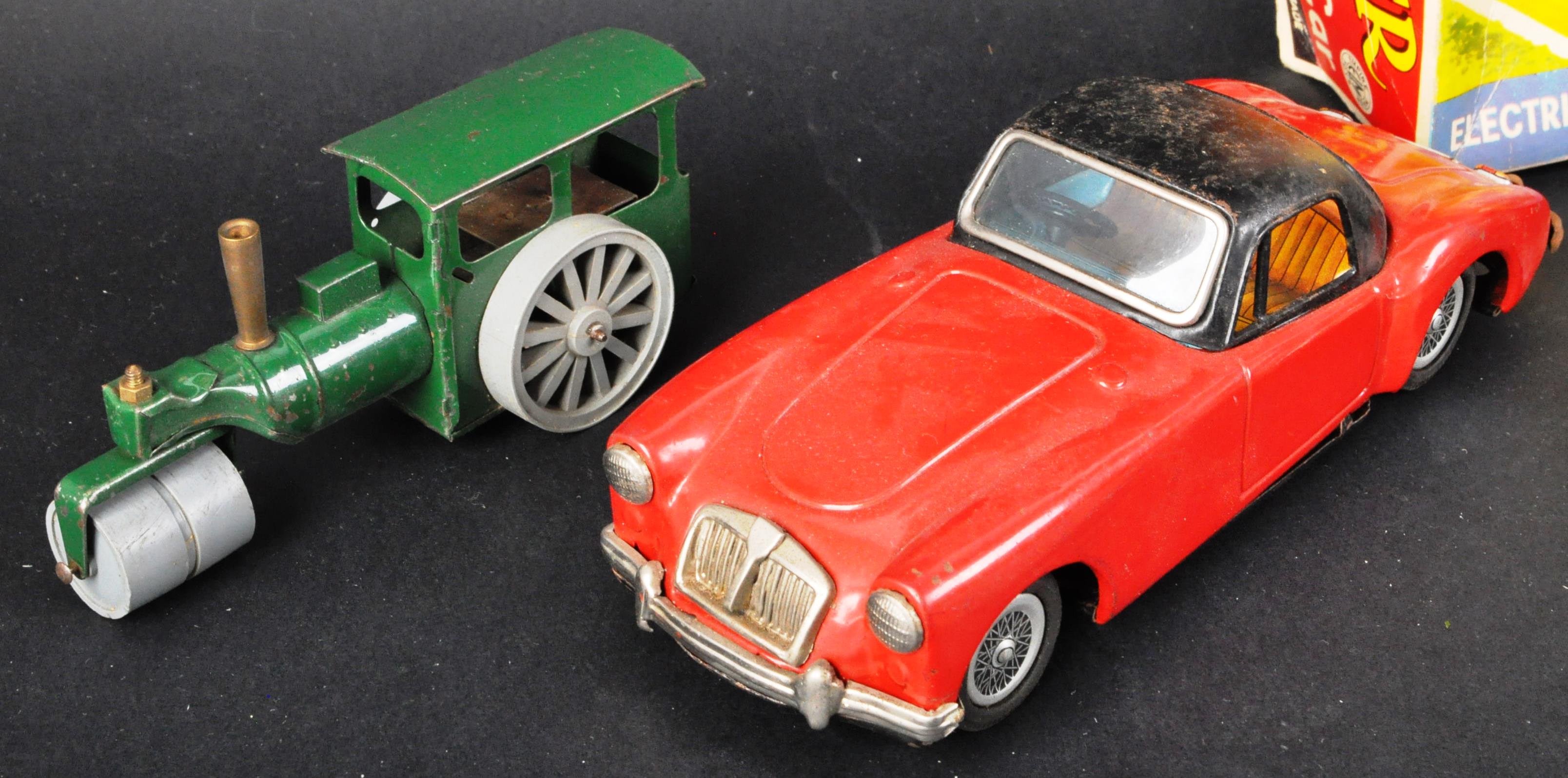 COLLECTION OF VINTAGE TIN PLATE AND FRICTION MOTOR TOY CARS - Image 2 of 5