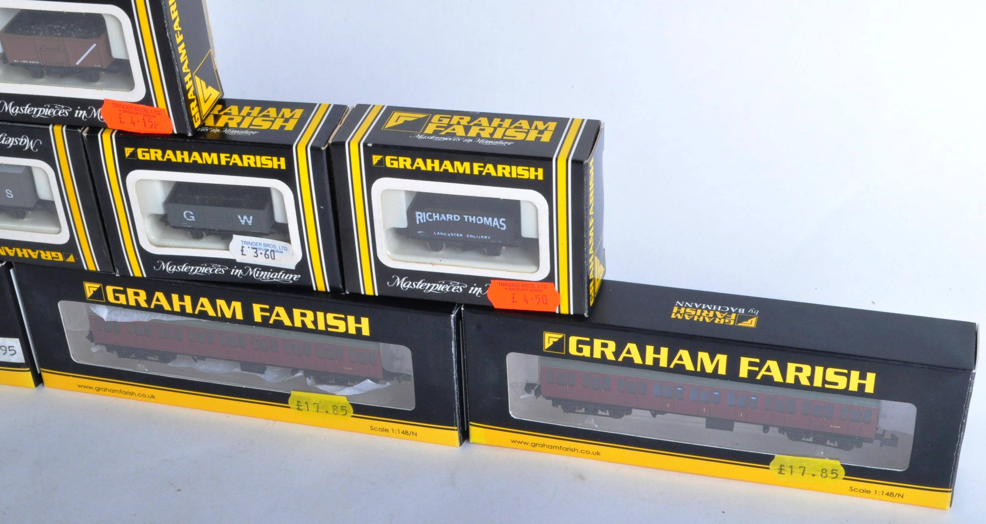 COLLECTION OF GRAHAM FARISH N GAUGE MODEL RAILWAY ROLLING STOCK - Image 5 of 5