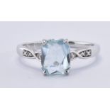 10CT WHITE GOLD AQUAMARINE RING