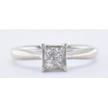 9CT WHITE GOLD & DIAMOND RING