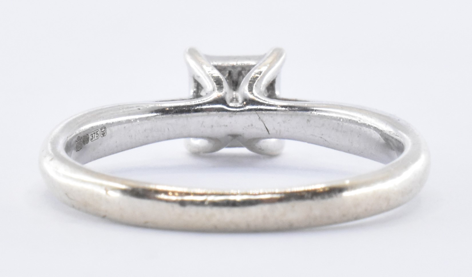 9CT WHITE GOLD & DIAMOND RING - Image 3 of 6