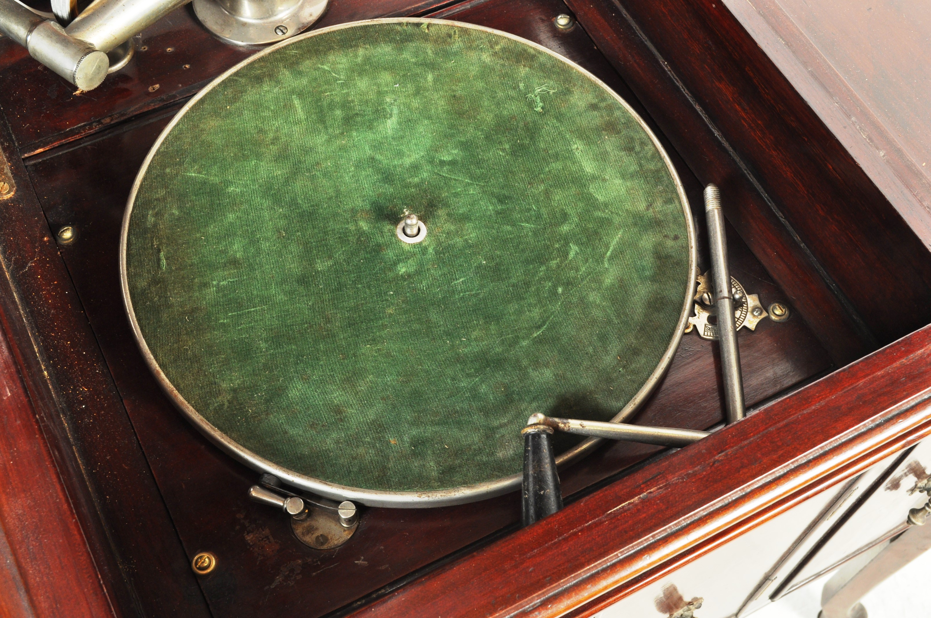 1940S MAHOGANY CASED VOKAL WIND UP GRAMOPHONE - Image 9 of 9