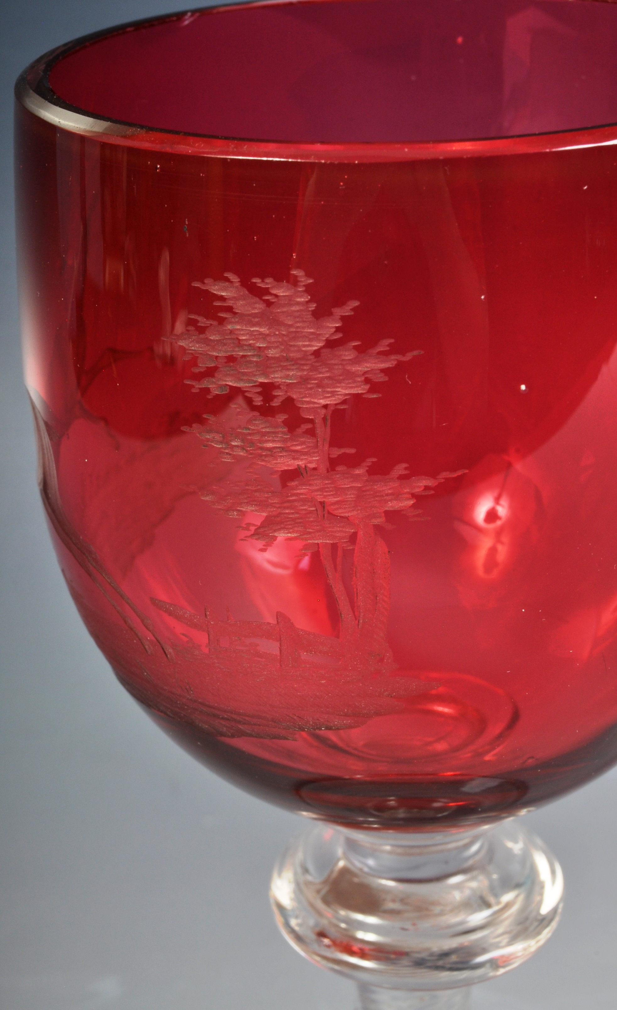 19TH CENTURY ETCHED CRANBERRY GLASS STAG WINE GLASS - Image 5 of 7