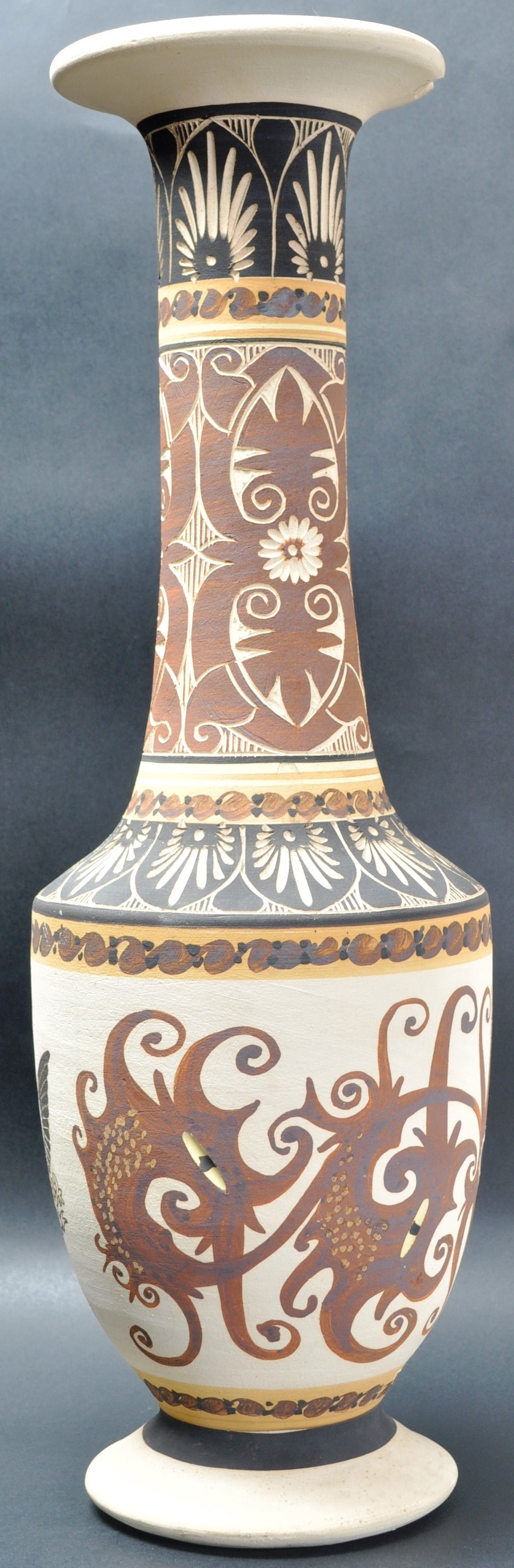 1960S SARAWAK BORNEAN VASE