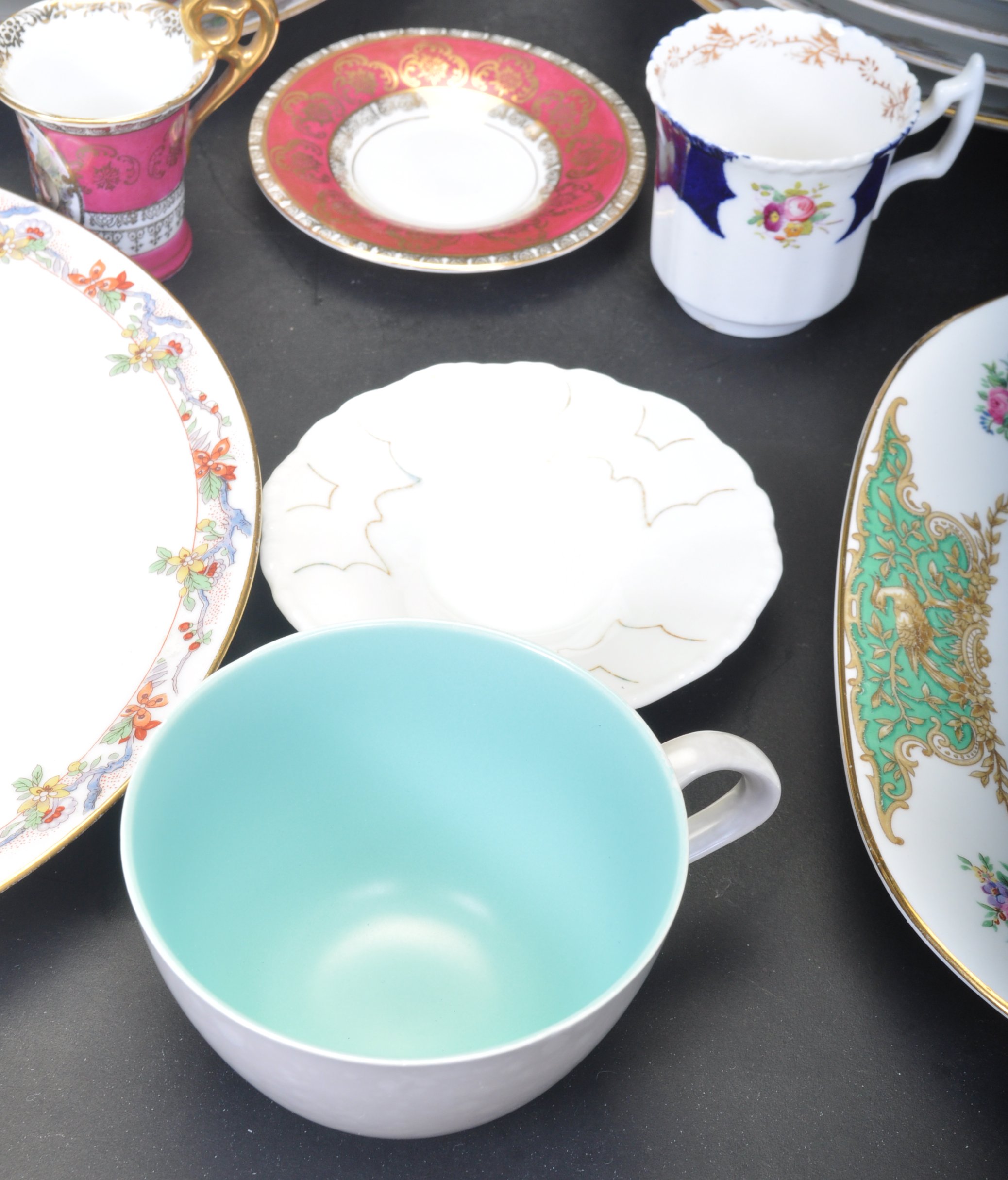 COLLECTION OF CERAMIC PORCELAIN TABLE WARE AND CABINET CUPS - Image 5 of 7