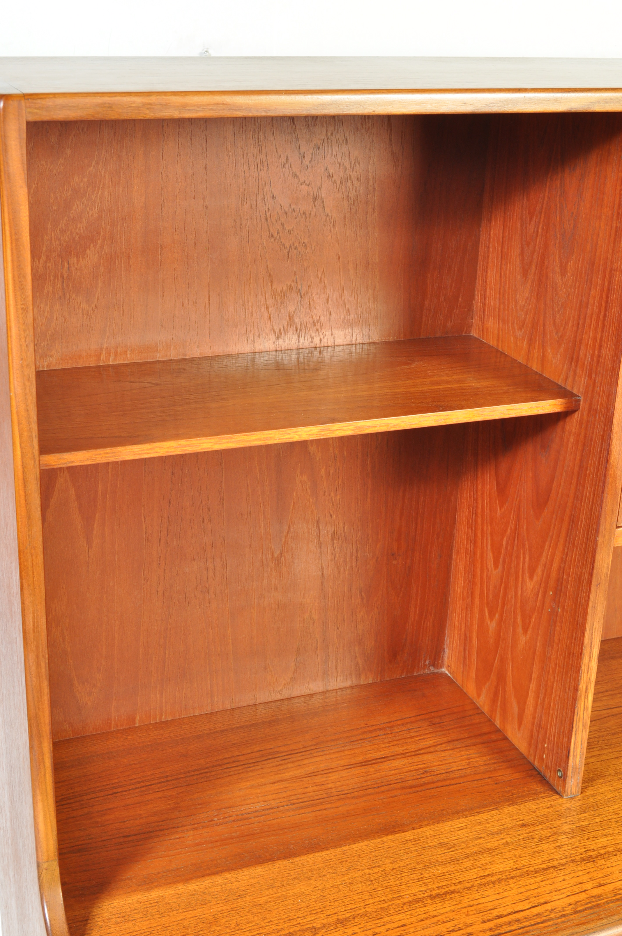 GPLAN TEAK HIGHBOARD SIDEBOARD CREDENZA - Image 4 of 11