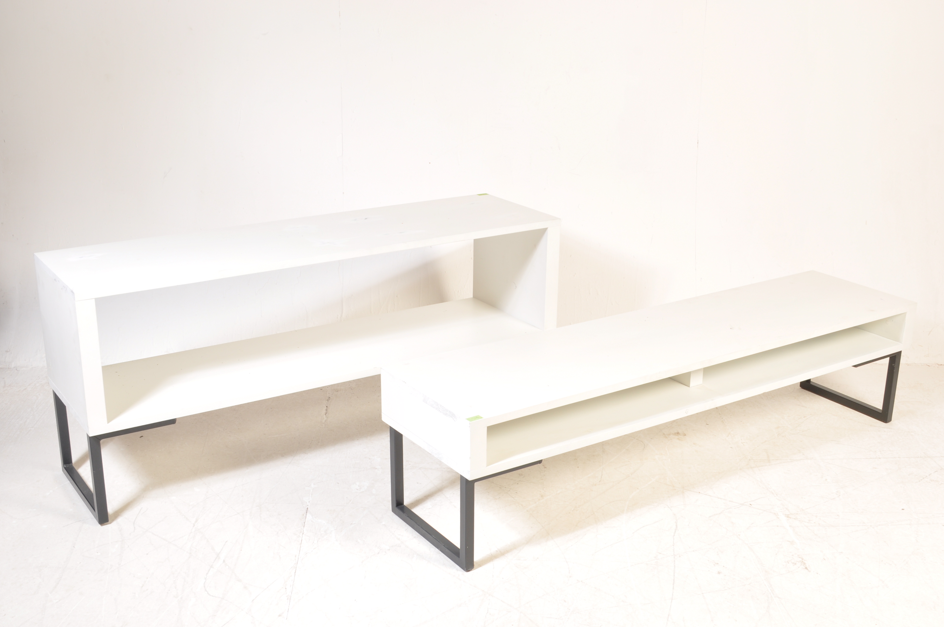 MODERN MELAMINE MEDIA UNIT - Image 2 of 6