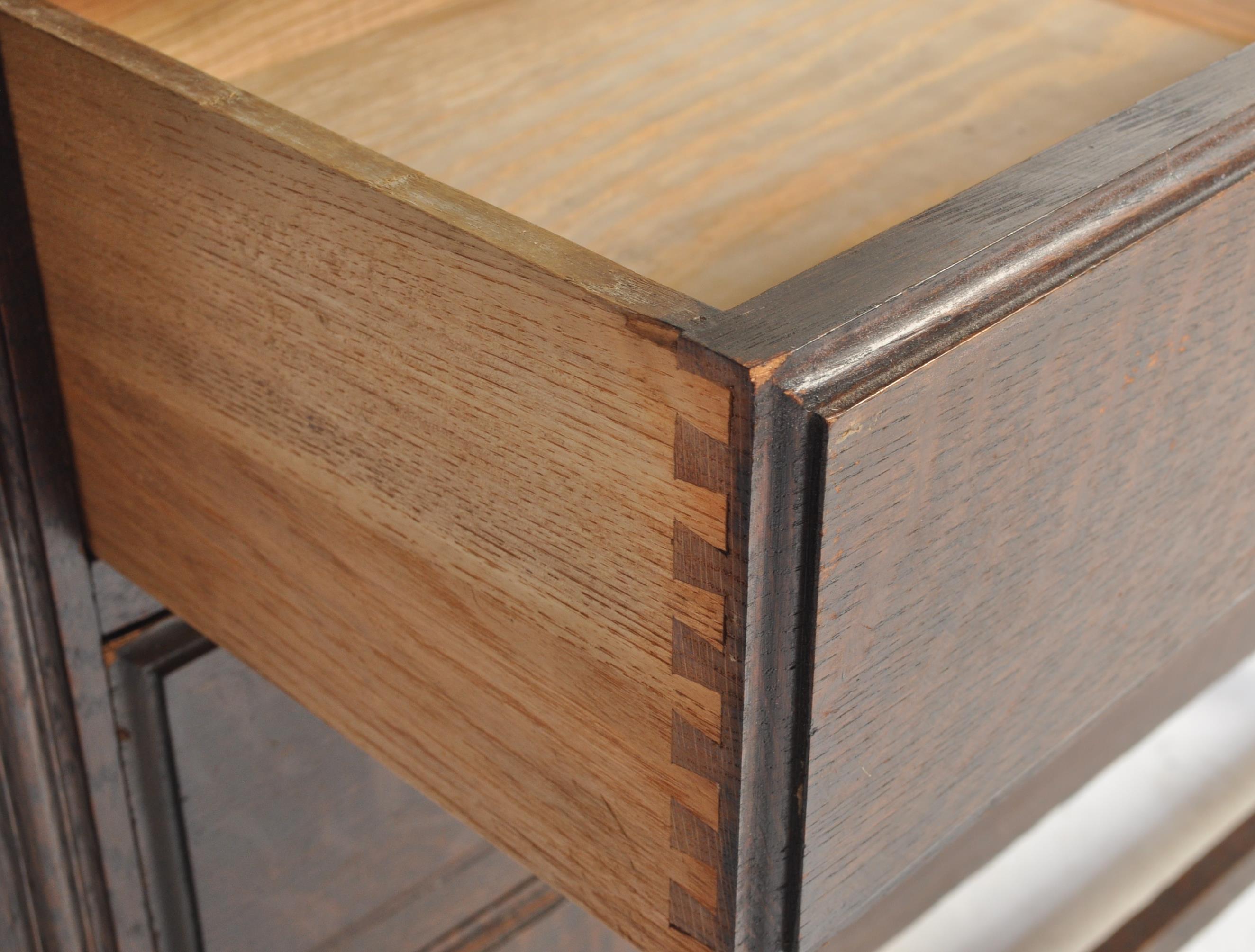 1940S OAK DRESSING TABLE CHEST - Image 5 of 6