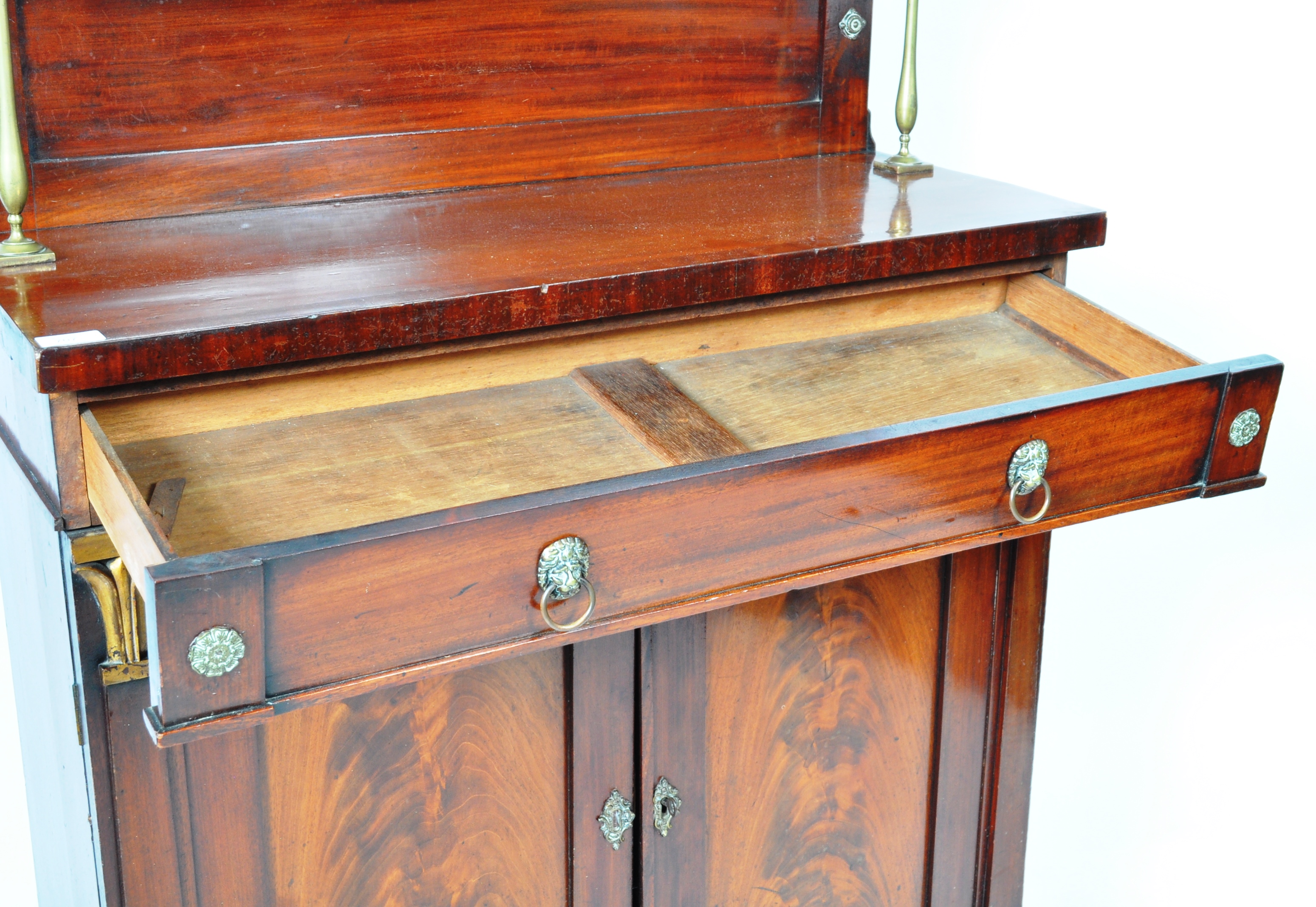 19TH CENTURY REGENCY MAHOGANY CHIFFONIER SIDEBOARD - Image 5 of 6