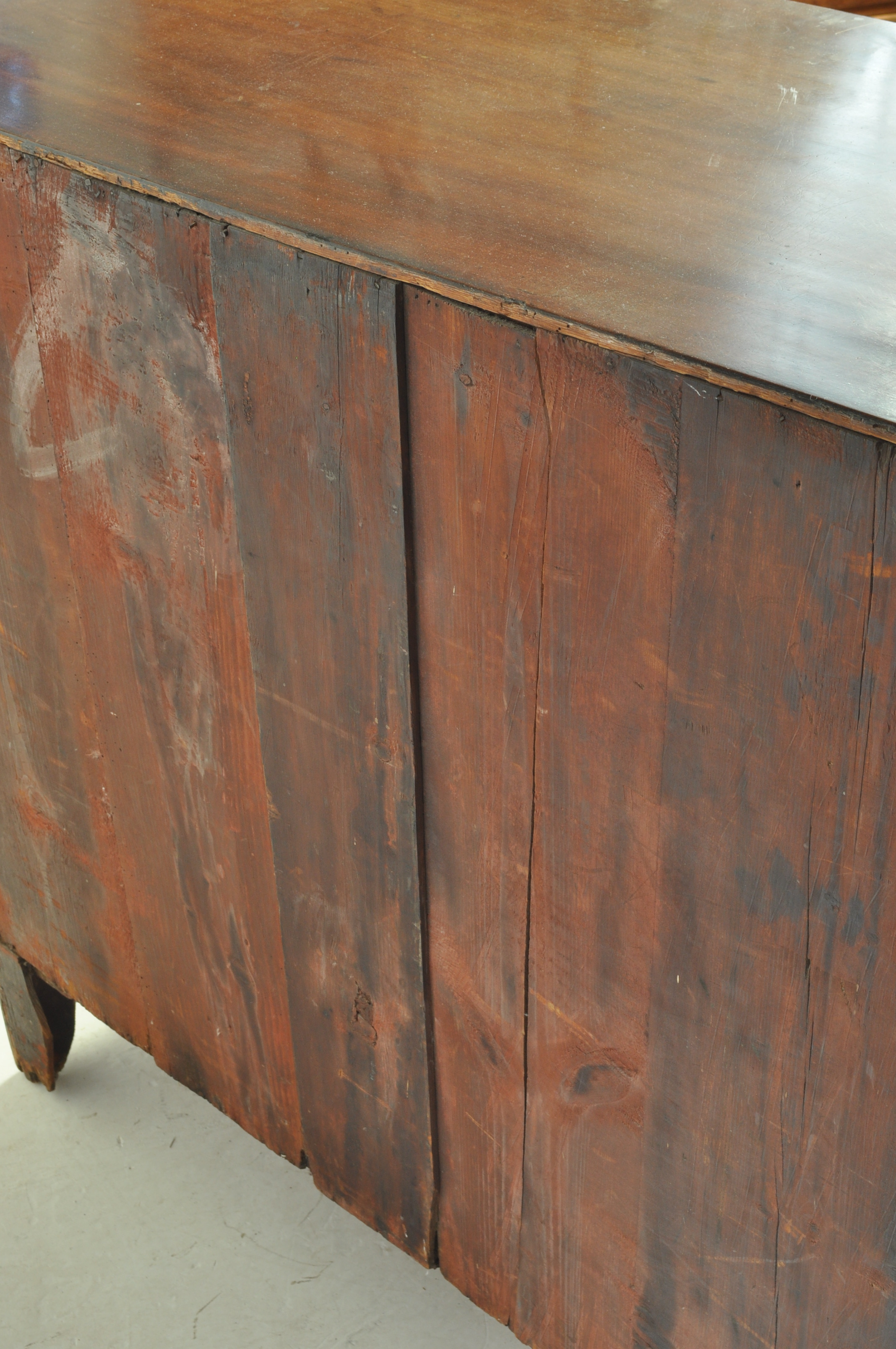 19TH CENTURY GEORGE III BOW FRONT CHEST OF DRAWERS - Image 6 of 6