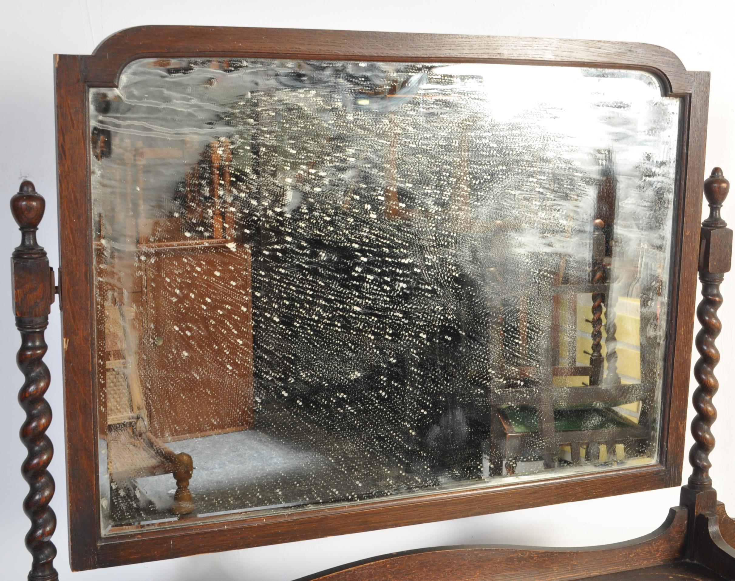 1940S OAK DRESSING TABLE CHEST - Image 4 of 6