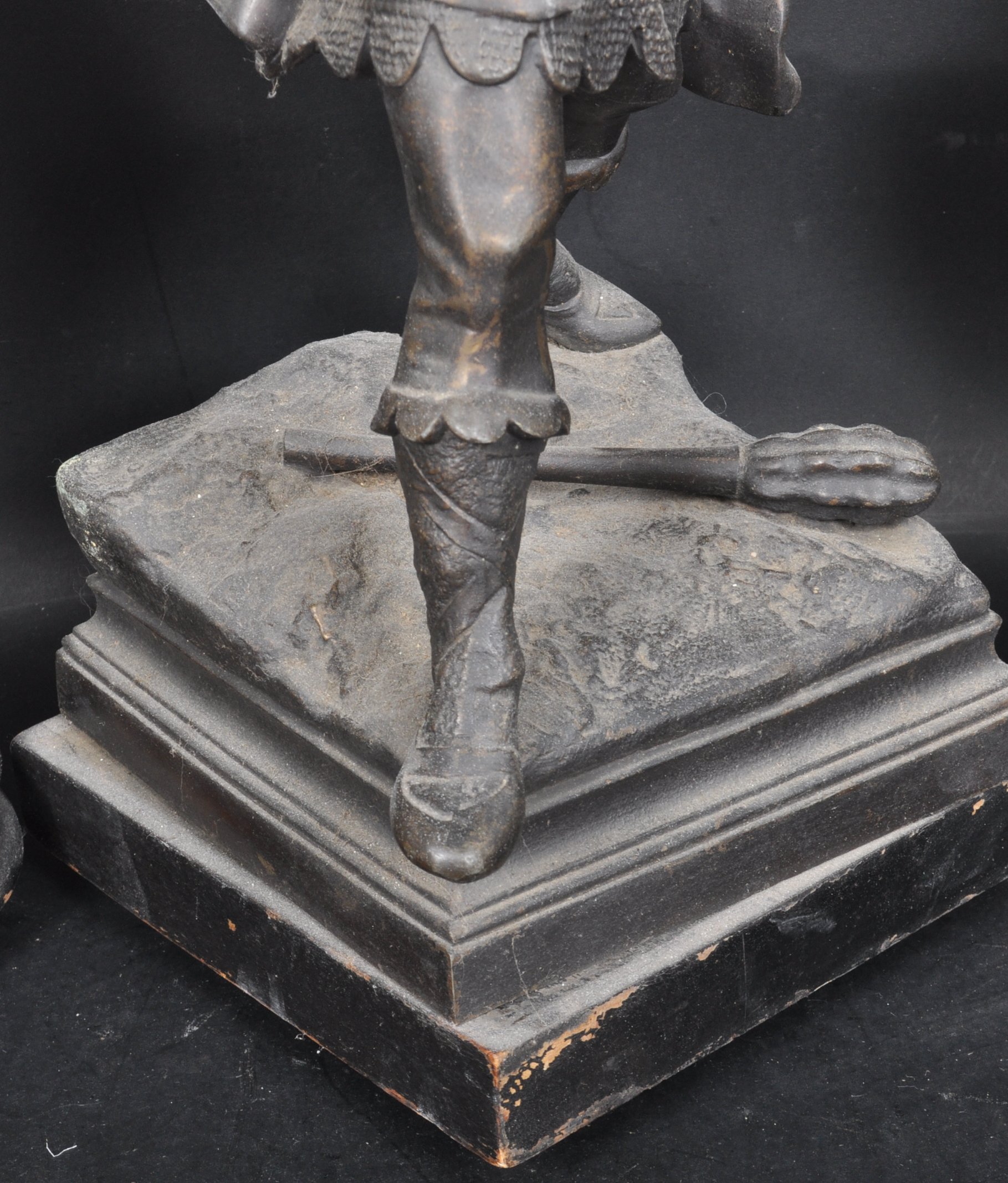 GROUP OF THREE EARLY 20TH CENTURY SPELTER FIGURINES - Image 10 of 12